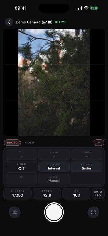 The settings panel open above the exposure controls, showing white balance, flash, drive, timer, timelapse and bracketing.