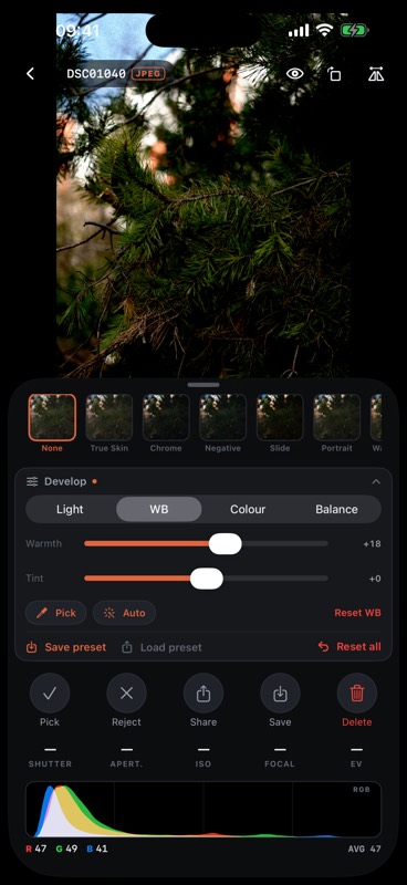 The WB tab: warmth and tint, with Pick and Auto for white balance.