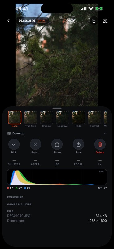 The photo viewer: looks above, Pick, Reject, Share and Save, then an RGB histogram with its numbers and the file's details.